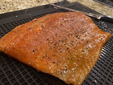 Hot-smoked steelhead trout [OC] : r/FoodPorn