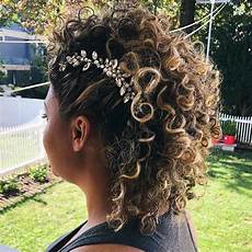 Curly Hair For Prom by 20 Curly Hairstyles For Prom Naturallycurly Curly Hair For Prom
