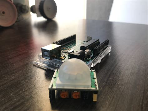 PIR Sensor Arduino Alarm 的图像结果