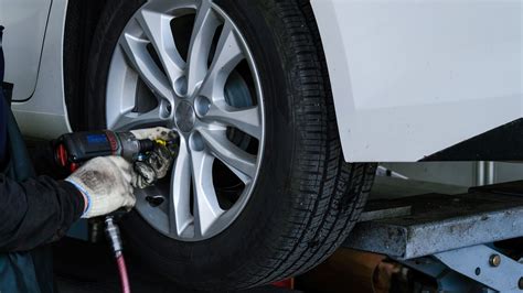 How to Rotate Tires: 7 Rotation Patterns + Step-by-Step Guide | AutoNation Mobile Service