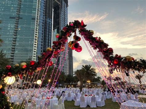 https://www.timeoutdubai.com/cloud/timeoutdubai/2024/12/06/Christmas-1024x768.jpg