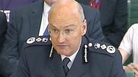 Hacking case: UK MPs grill ex-cop - India Today