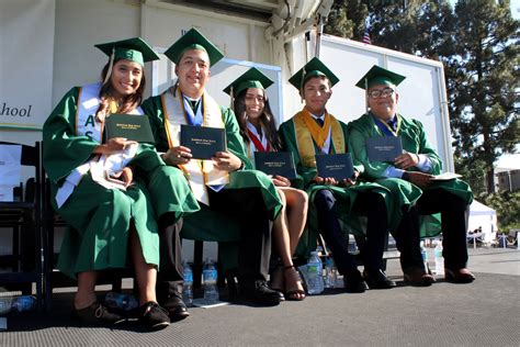 Saddleback High School Graduation 2017 – Orange County Register