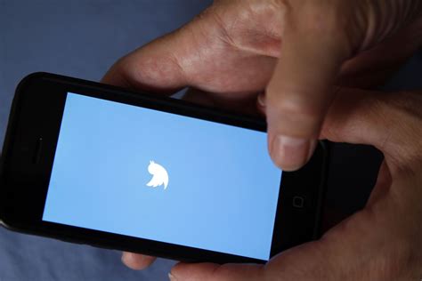 Here’s How To Enable Twitter ‘Lights Out’ Dark Mode On Android - Tech