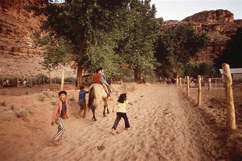 A Photographic Glimpse at the Everyday Life on a Native American Reservation in 1972 - Rare ...