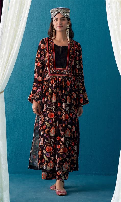 Khizaan Chintz Brown Velvet Yoke Kurta Set Of 2 – Ridhiiee Suuri