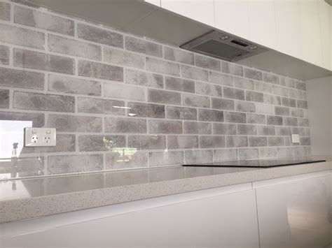 Urban Chic: Transforming Your Kitchen with Stone-Effect Glass Splashbacks