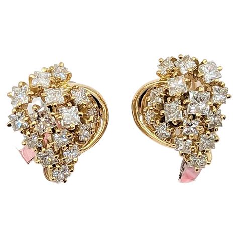 White Diamond Cluster Earrings in 18K Yellow Gold For Sale at 1stDibs