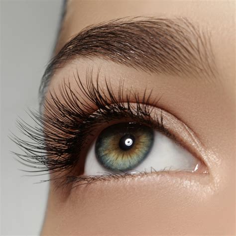 Guide to Flawless Lash Extensions Aftercare: 6 Expert Tips You Need to ...