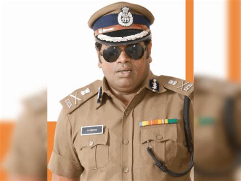 I used to hide on seeing policemen: Pashanam Shaji | Malayalam Movie ...