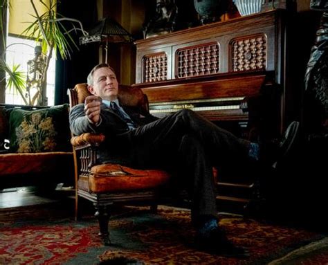 Knives Out Movie Tickets & Showtimes Near You | Fandango