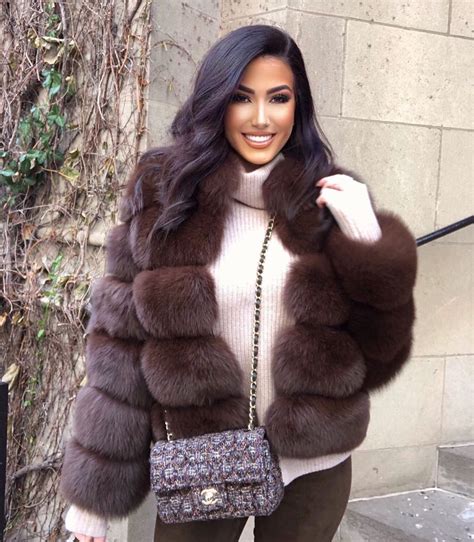 Chicago Hottie : r/sfwfurfetish