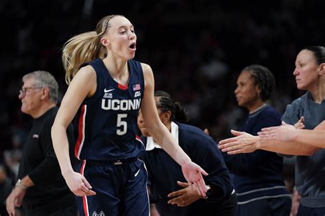 Paige Bueckers passes Rebecca Lobo on UConn's all-time scoring list