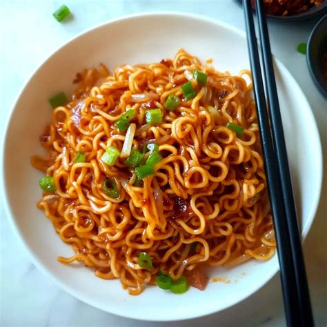Easy 10-Minute Spicy Ramen Noodles Recipe - Quickie Recipe