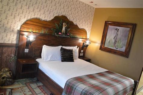 CHESSINGTON SAFARI HOTEL (Surrey) - Hotel Reviews, Photos, Rate ...