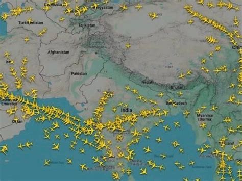 6,469 flights pass through Surat in 7 days - Gujarat News | Bhaskar English