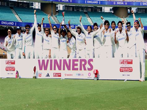 "Our coach helped us a lot": Harmanpreet Kaur praises head coach Amol ...