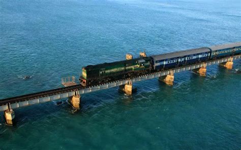 7 Gorgeous Train Rides In India That Must Be On Your Travel Bucket List ...