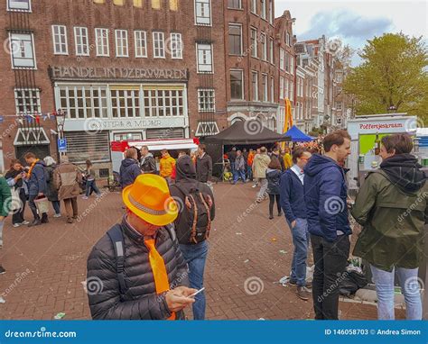 Kings day Amsterdam 2019 editorial stock photo. Image of canal - 146058703