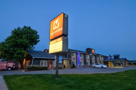 Best Hotel in Centerville Iowa - Westbridge Inn & Suites Centerville Iowa