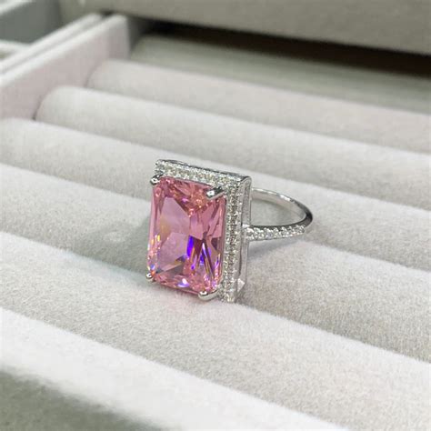 Rings for her – Naira Jewels