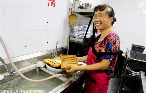 香港洗碗的工資竟然那麼高 最低時薪34.5元 - 每日頭條