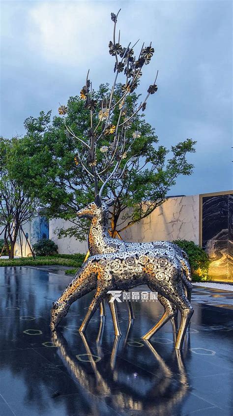 异型景观不锈钢雕塑-济南龙马雕塑艺术有限公司