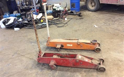 Central Hydraulics 10-Ton Hydraulic Floor Jacks | Agriculture | BigIron