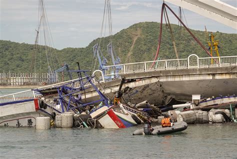 台湾宜兰南方澳跨海大桥坍塌 10人受伤5人失踪|台湾|大桥_新浪军事_新浪网