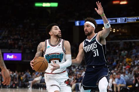 Klay Thompson mourns beloved dog Rocco as Warriors family honors their ...