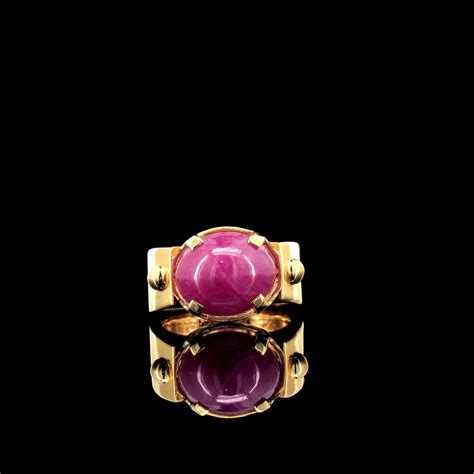 Royal 9.50ct Ruby Ring in 18K Yellow Gold – Timeless Luxury | SolitaireMart