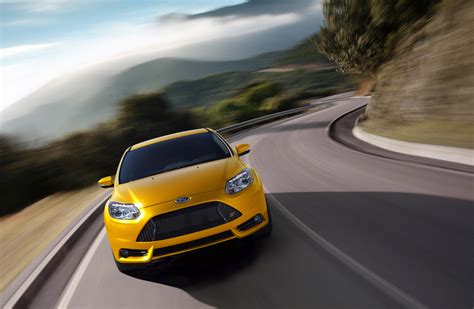 Ford Focus ST (2013) - picture 2 of 16