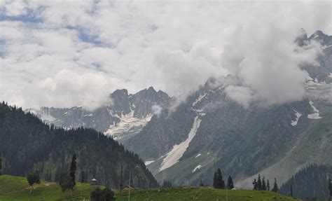 Sonamarg : Gateway to Ladakh & Best Place to Visit in Jammu & Kashmir