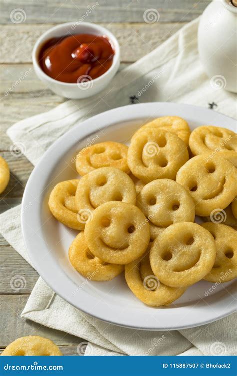Smiley Face French Fries Caseiro Imagem de Stock - Imagem de frite ...