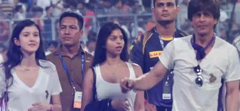 Shah Rukh Khan, Suhana Khan & Shanaya Kapoor leave for Kolkata to cheer ...