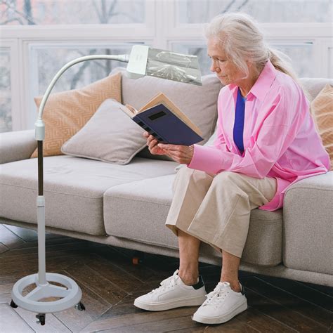 Lighted Magnifier Floor Lamp On Stand 3X Floor Standing Illuminated