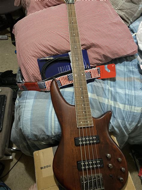 First 5-string! Early anniversary gift 😊 : r/BassGuitar