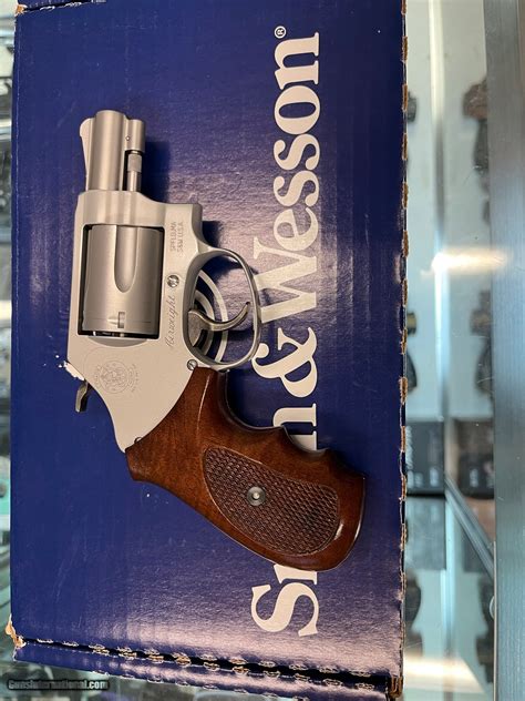 SMITH & WESSON 637