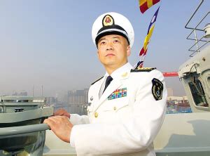 张峥：中国航母“辽宁舰”舰长(图)--党建-人民网