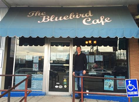 How to Get a Seat at the Bluebird Cafe - Earth Trekkers