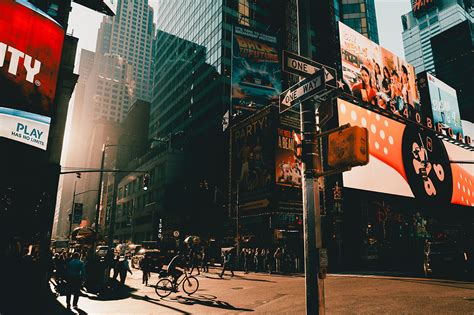Admire New York through the lens of @jinifoto | Featuring FE 20-70mm F4 ...