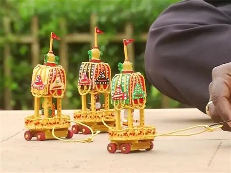 Miniatures using matchsticks - Odisha artist crafts chariots of Lord ...