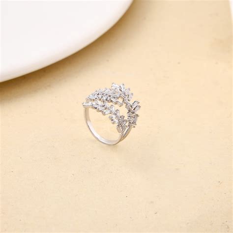 Ring Online - Premium Twilight Wreath Baguette Ring | Nestasia