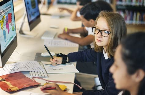 Understanding Ant Emotions: Do Ants Feel Pain? - Smore Science