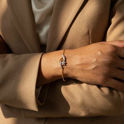 Shop 9KT Gold Bracelets Online & In-Store – PALMONAS