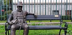 consolato bulgaro a un monumento al poeta pencho slaveykov il velo consolato bulgaro a un monumento al poeta pencho slaveykov il velo