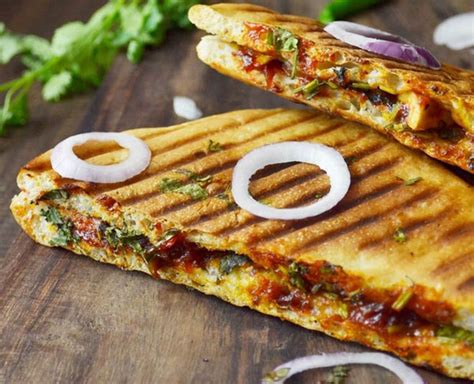 Homemade Cheesy Veg Kulcha Sandwich Recipe | homemade cheesy veg kulcha ...