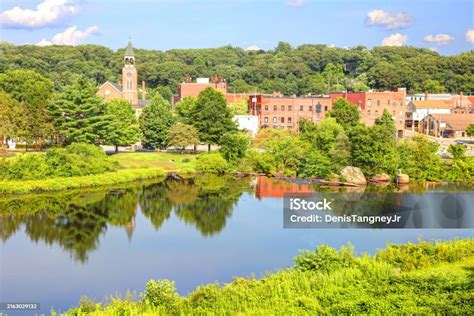 Putnam Connecticut Stock Photo - Download Image Now - Cityscape, Color ...
