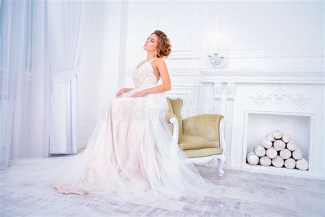 Classy Bride 的图像结果