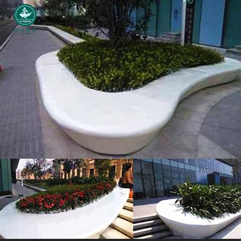 玻璃钢树池现场安装 - 深圳市欧卡德玻璃钢装饰工程有限公司